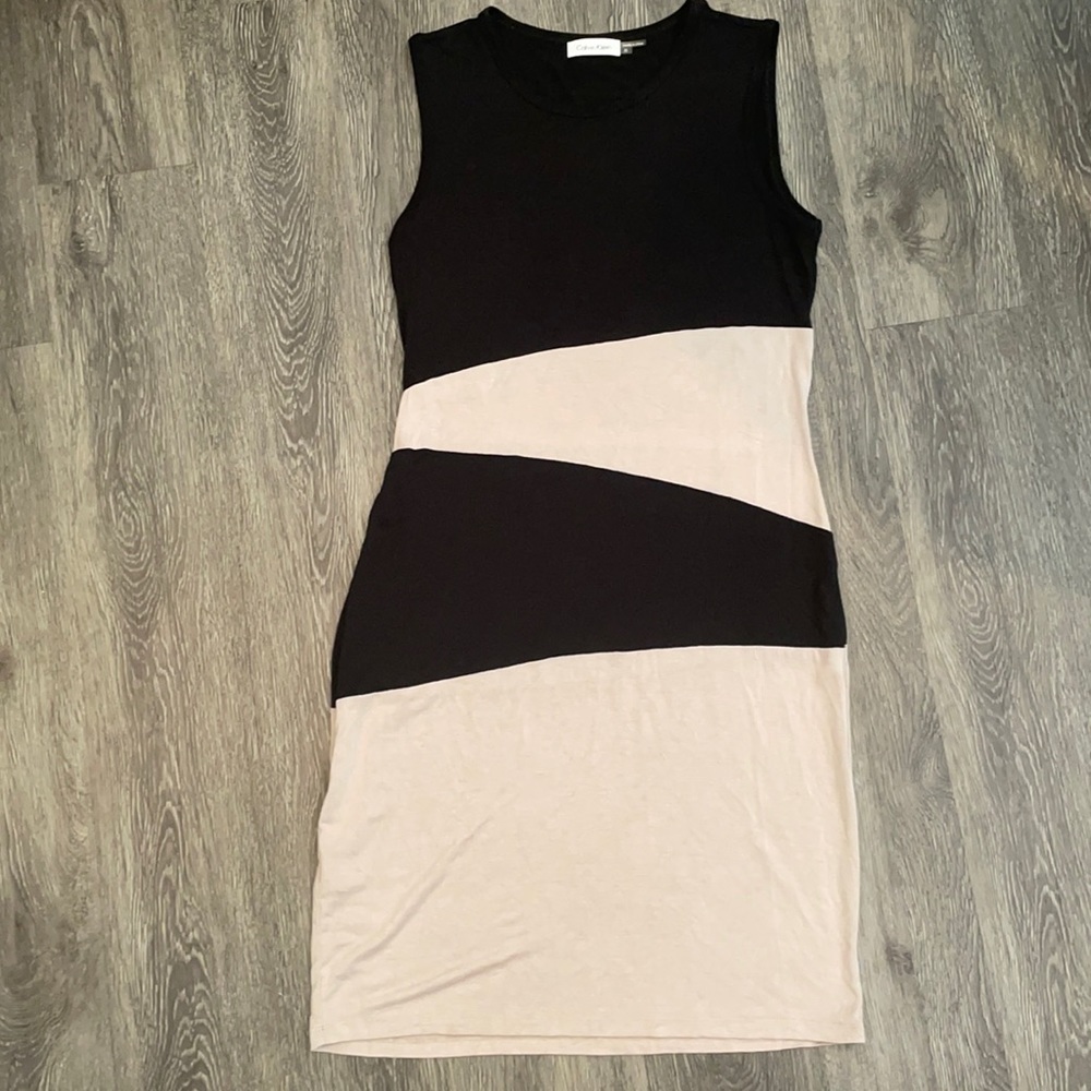 Calvin Klein Black and Cream Colorblock Sleeveless Sheath Dress